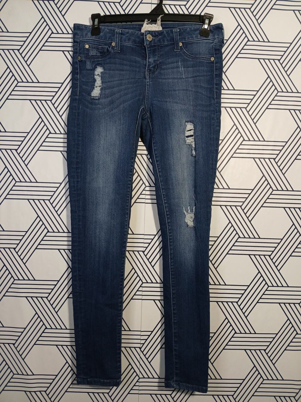 Altar’d State Jane Doe Distressed Jeans Women’s Denim Casual Everyday Skinny